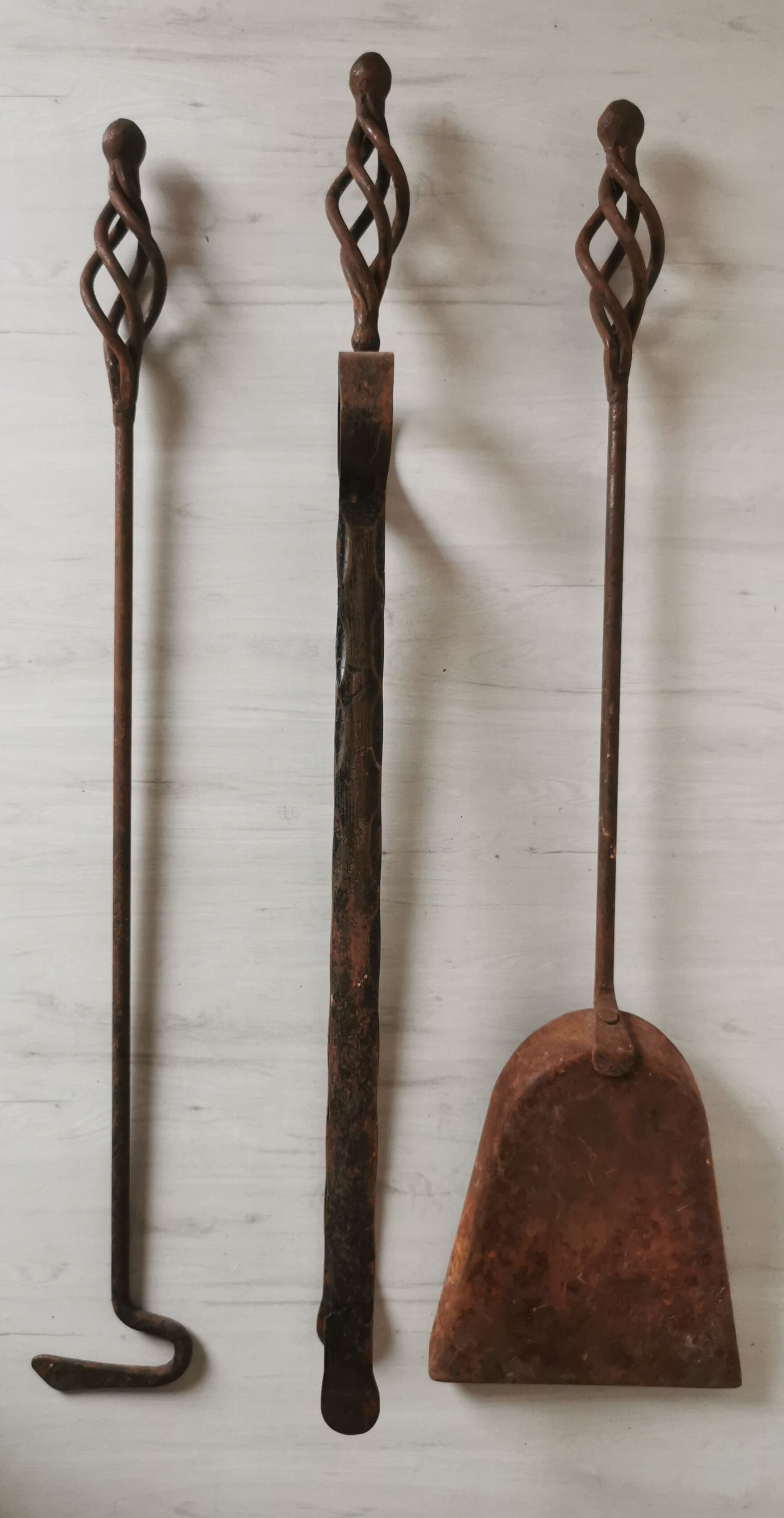 Wrought iron chimney servant