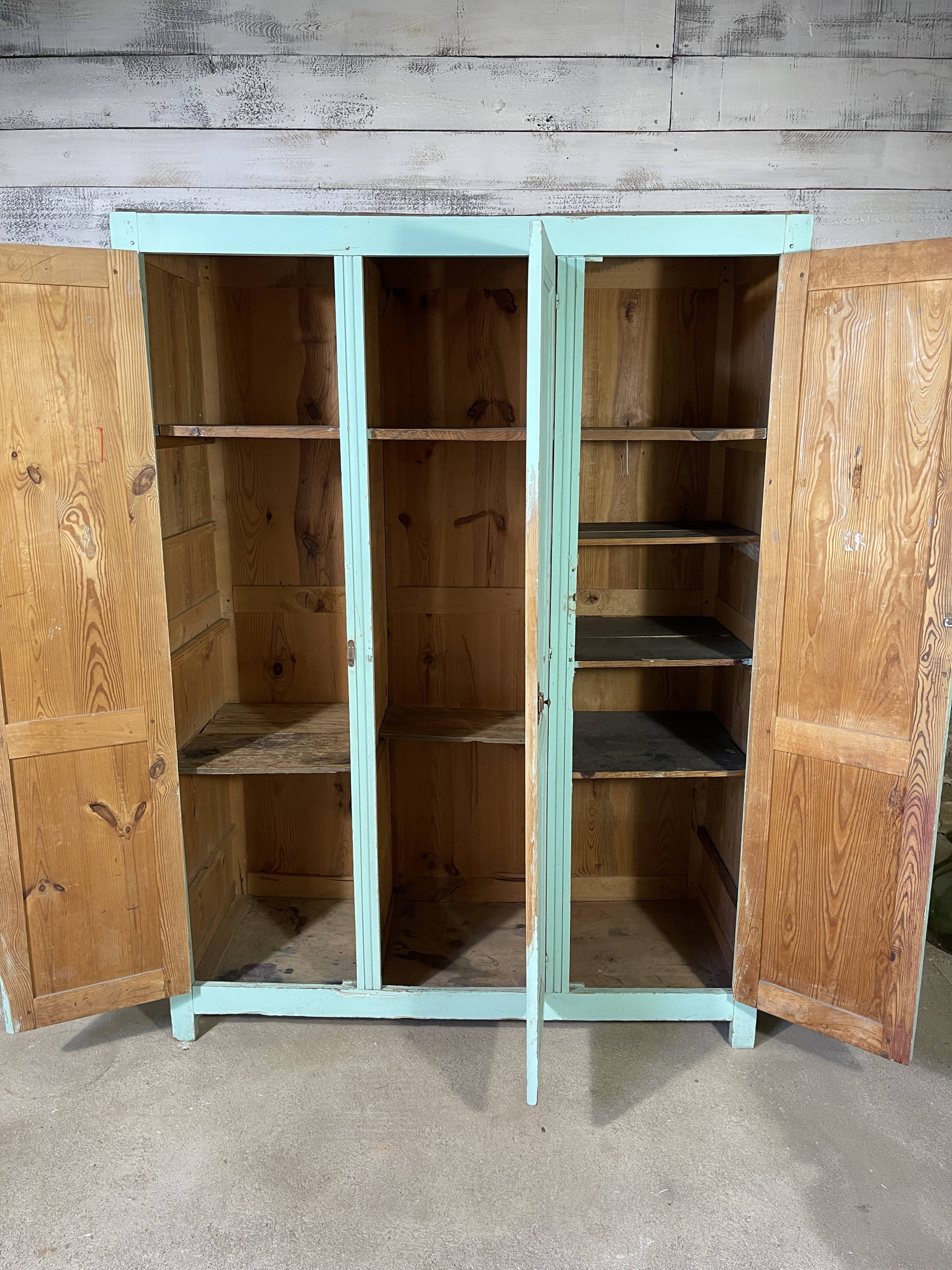 Wooden cloakroom 3 doors