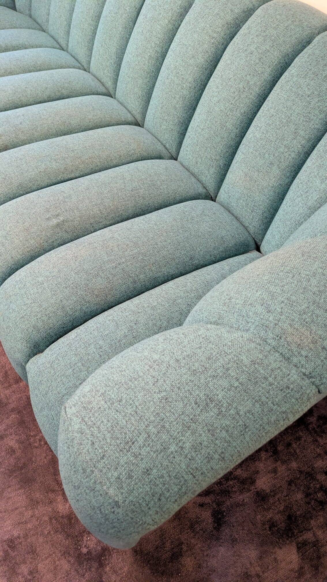 3-seater sofa ODEA 2, designed by Roberto Tapinassi and Maurizio Manzoni.