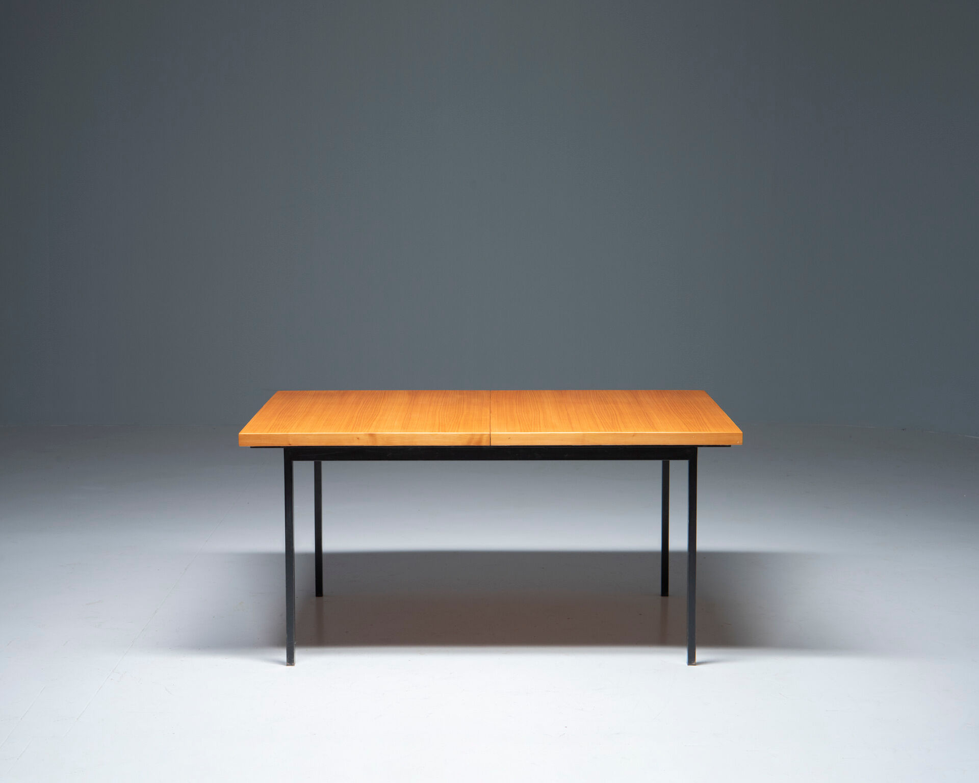 'No. 413' Extendable Dining Table in ash wood, Fred Ruf for Knoll Int., 1960's