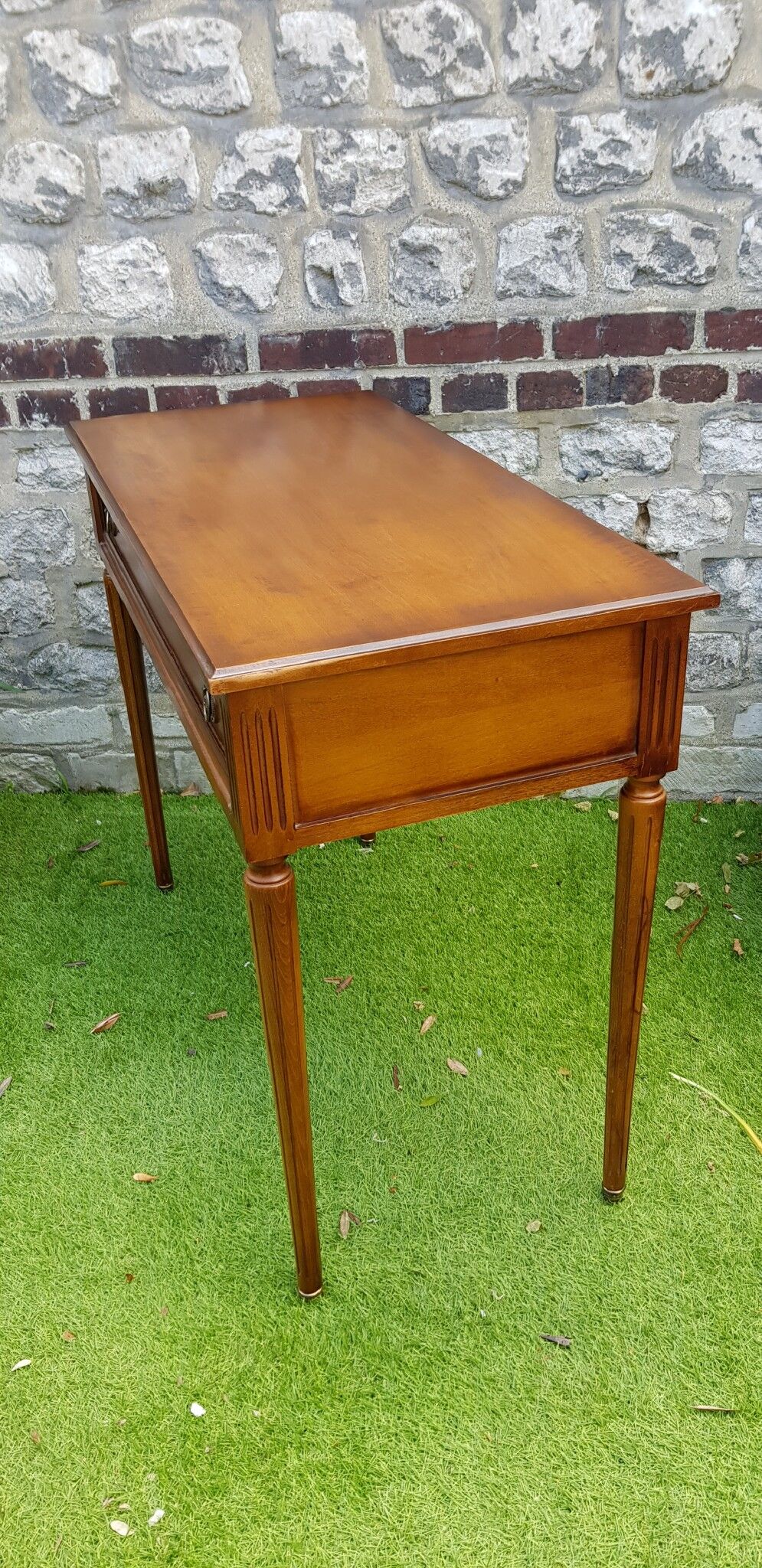 Bureau style louis XVI