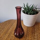 Vase en verre violet