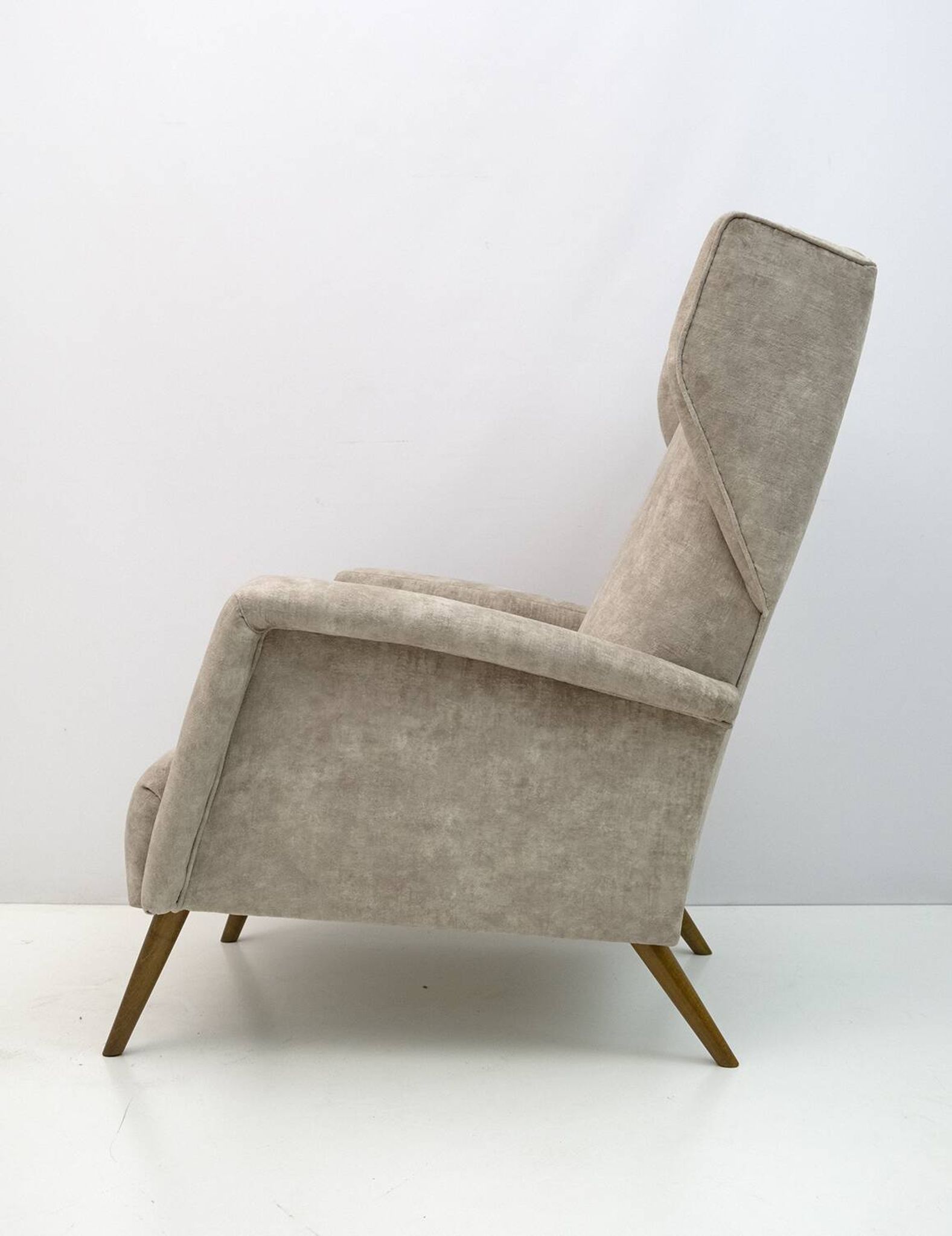 Pair of Gio Ponti Mid-Century Modern Italian Velvet "Alata" Lounge Chairs