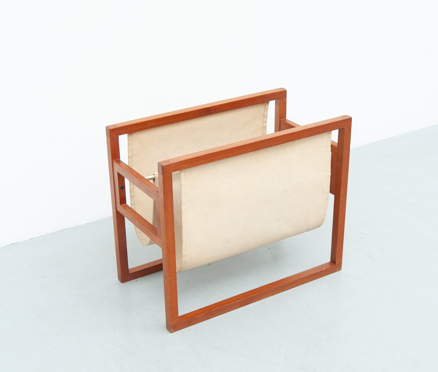 Teak & linen magazine rack by Henning Wind-Hansen for Sika Møbler, 1960s