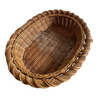 Twisted look wicker basket