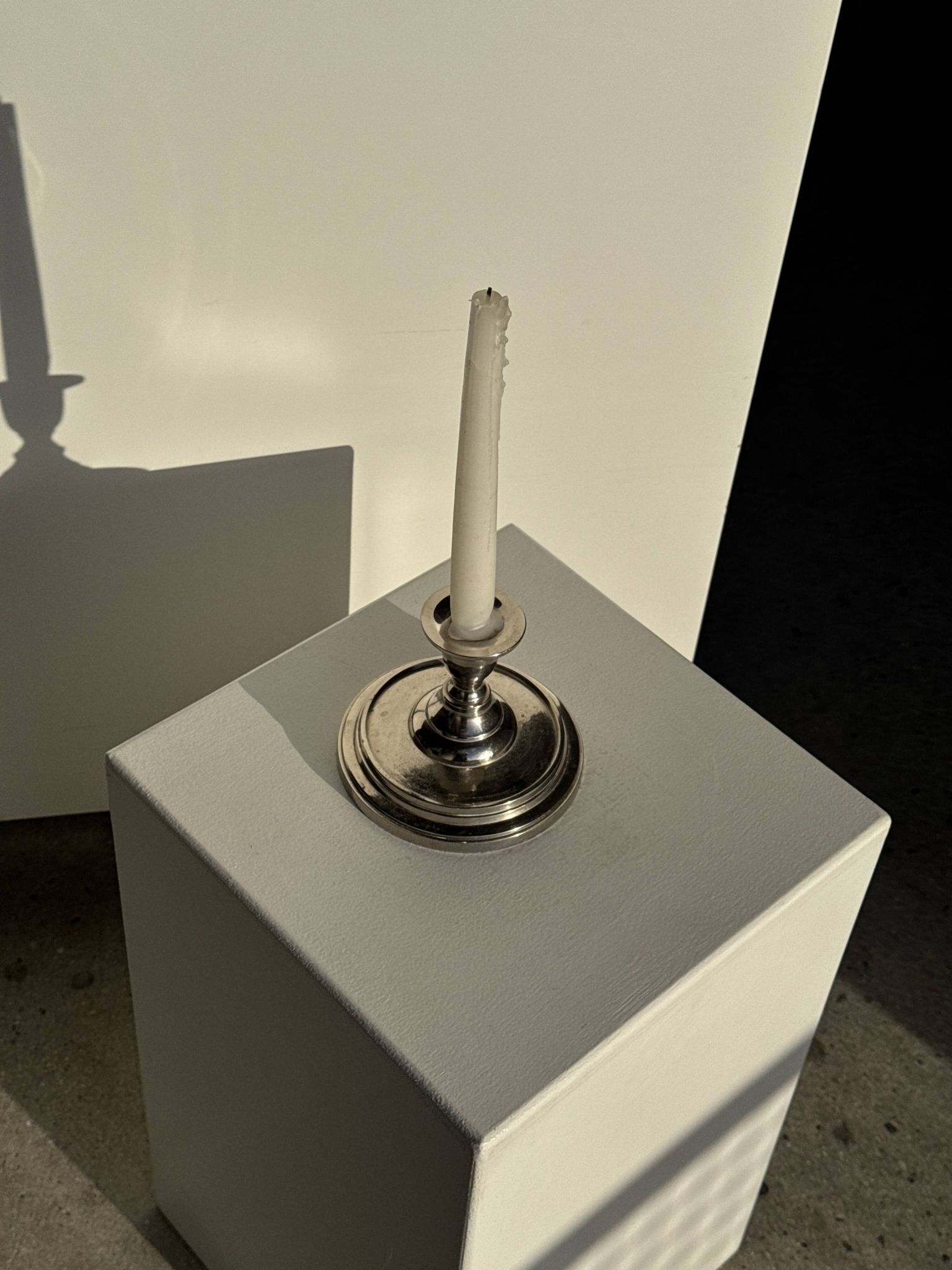 Small shiny silver-plated candlestick H11 D13