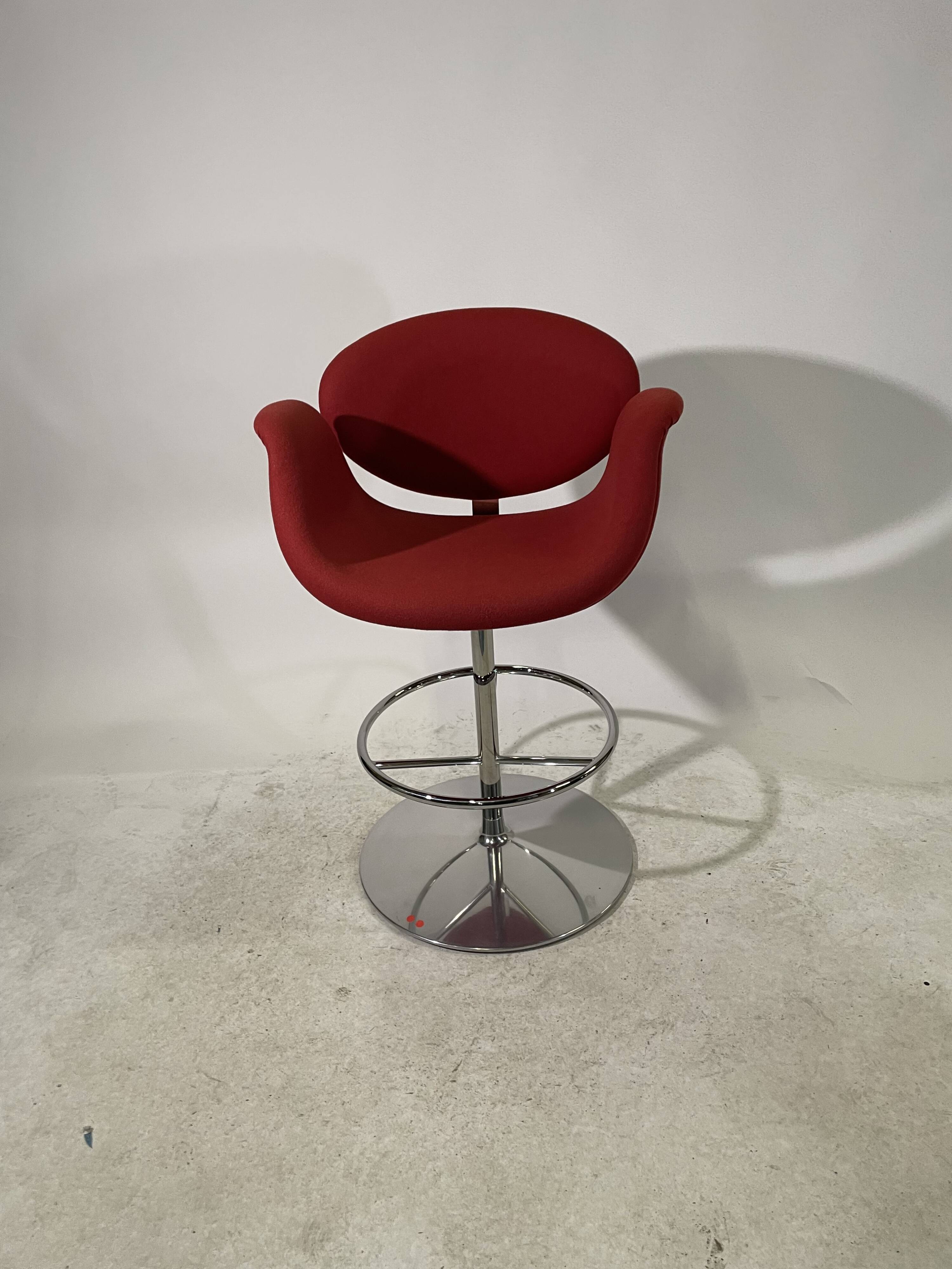 Little tulip stool by Pierre Paulin