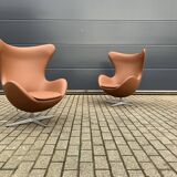 2x Fritz Hansen Egg chair by Arne Jacobsen in Cognac leather, new condition!
