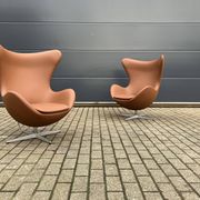 2x Fritz Hansen Egg chair by Arne Jacobsen in Cognac leather, new condition!