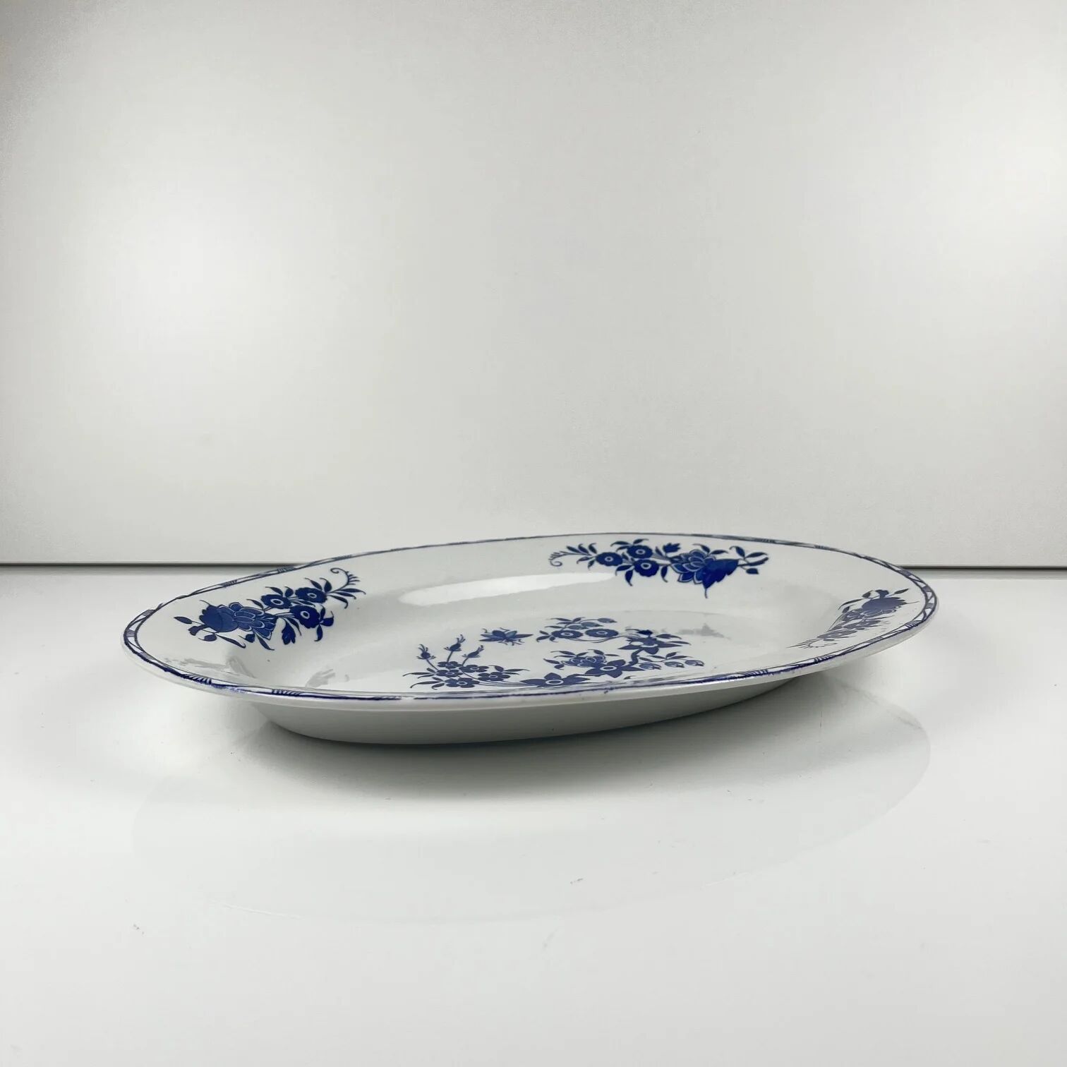 Oval dish "Grand bouquet", Boch brothers, La Louvière, Belgium, 1920