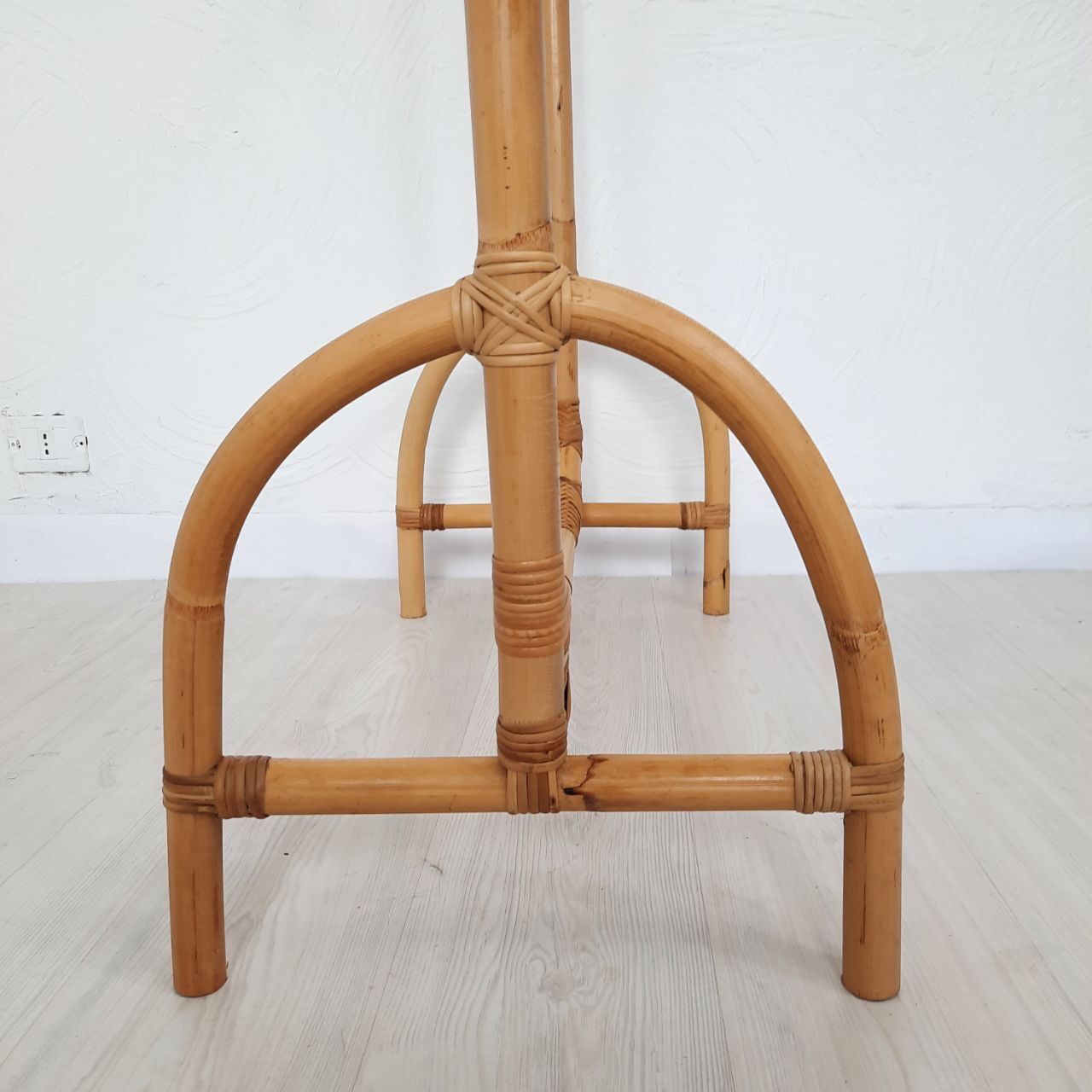 Deux porte-manteaux en bambou vintage