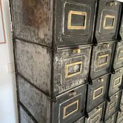 Strafor cabinet with flaps