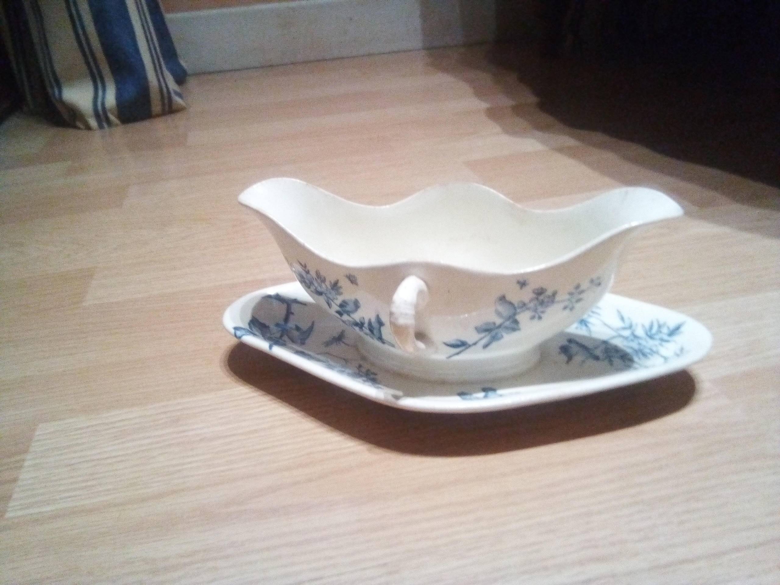 Ironware sauce boat from the beginning of the 20th century