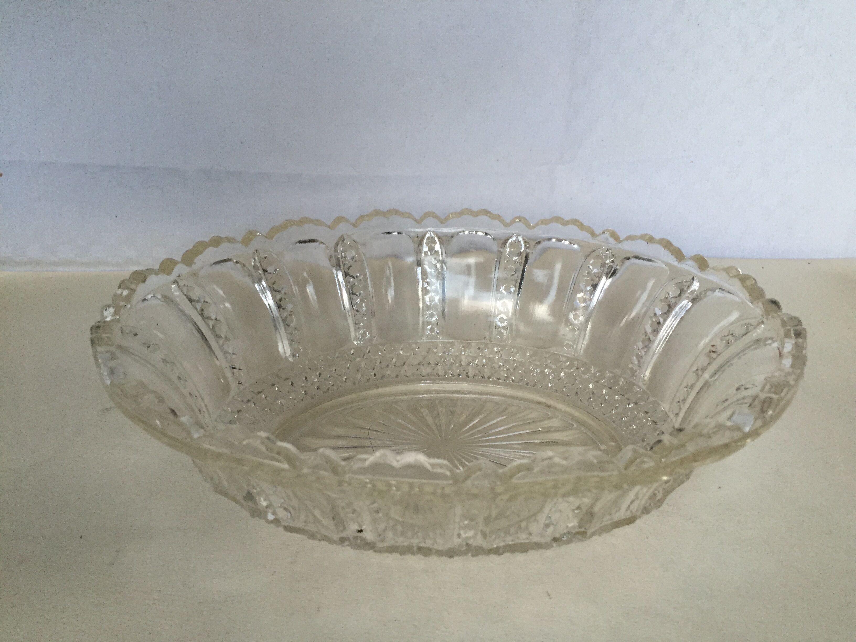 Oval glass bowl