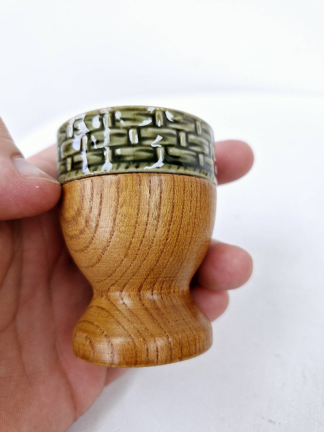 Set of 4 egg cups, salt shakers, pepper shakers and vintage wood and ceramic timer
