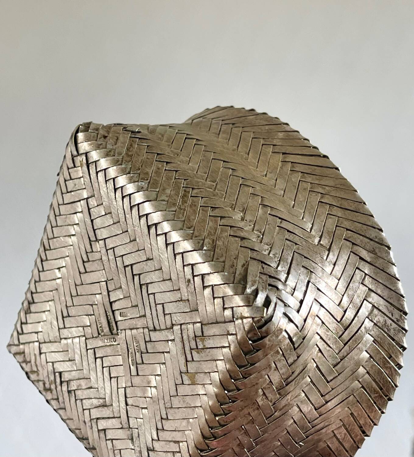 Woven alpaca catchall tray