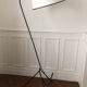 Lampadaire tripode et porte revue 1950