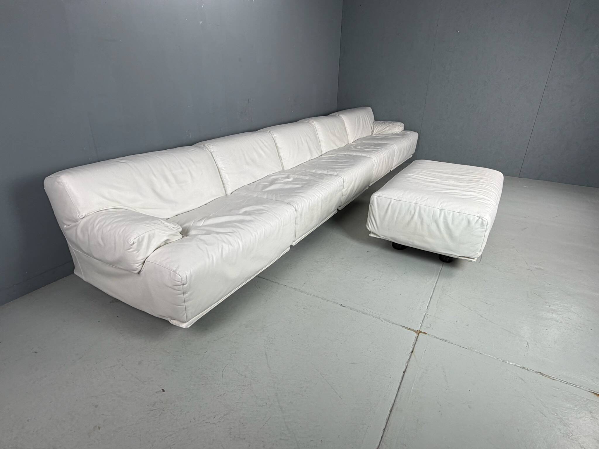 Leather 5-seater sofa "Fiandra" by Vico Magistretti for Cassina, 1970, Italy