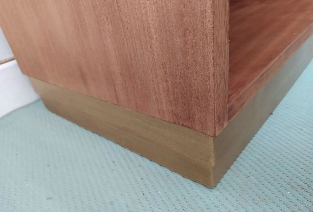 Meuble d'entrée d'appoint console art déco en bois couleur teck et doré