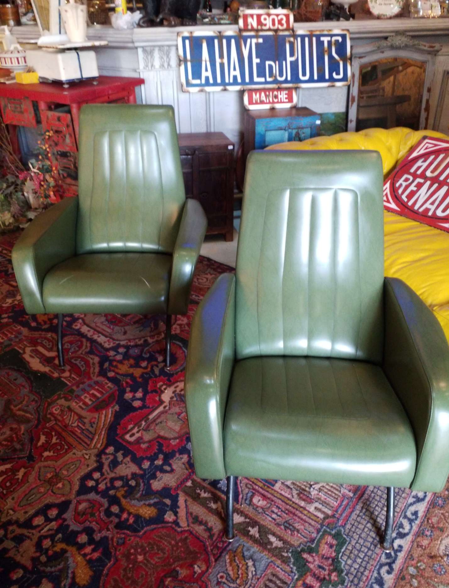 Pair of armchairs 70