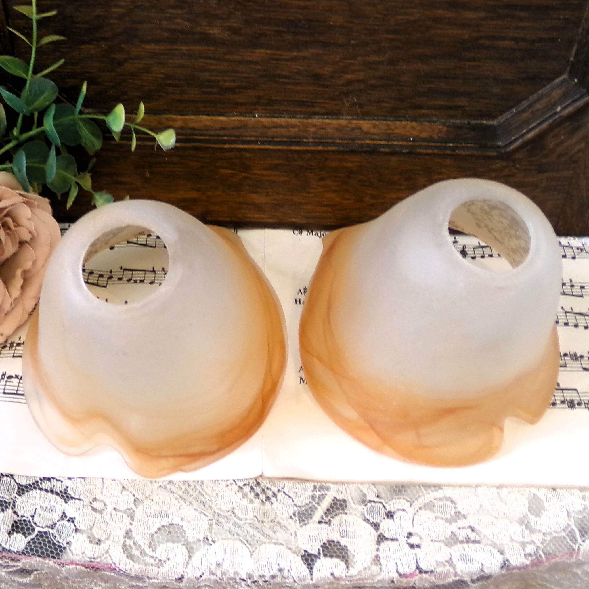 Paire de 2 abat-jours vintage Art déco en verre tulipe, faits main, en verr