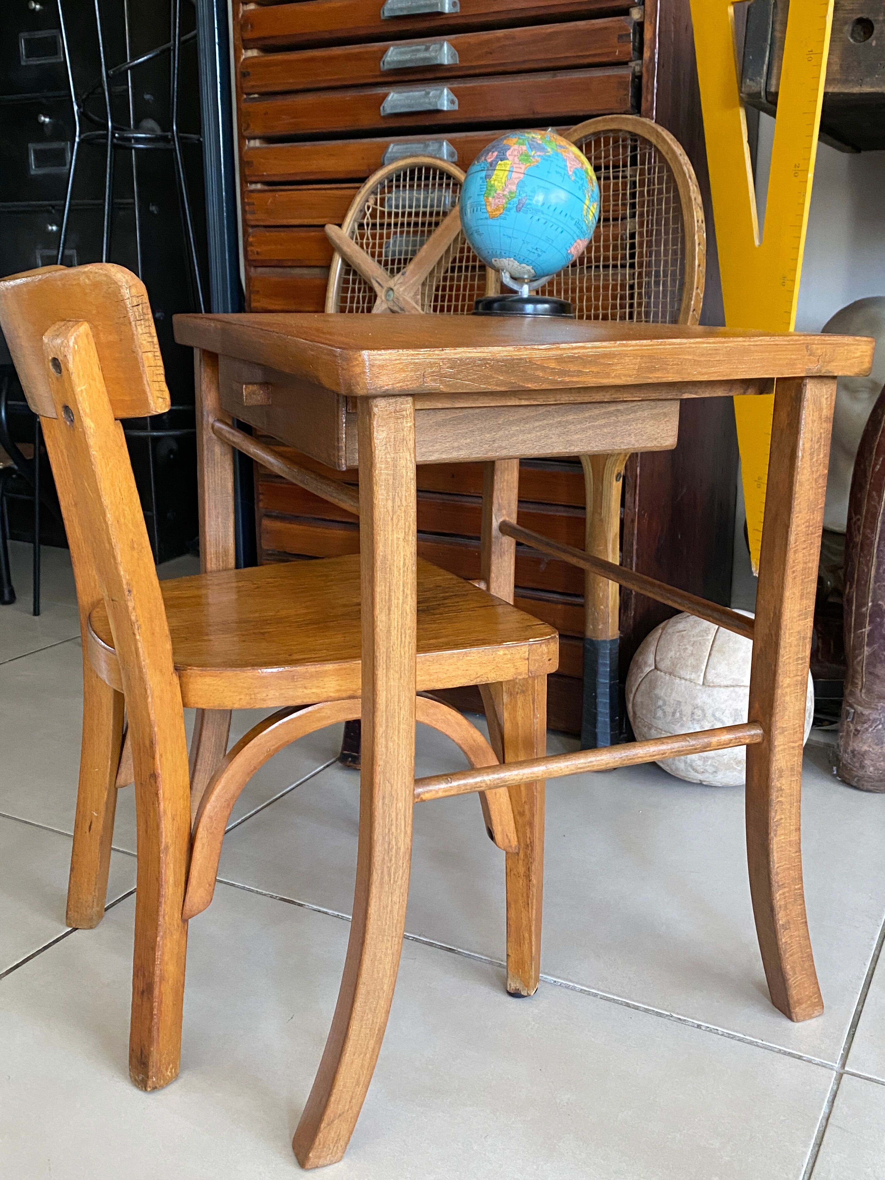 Ensemble bureau et chaise enfant Baumann