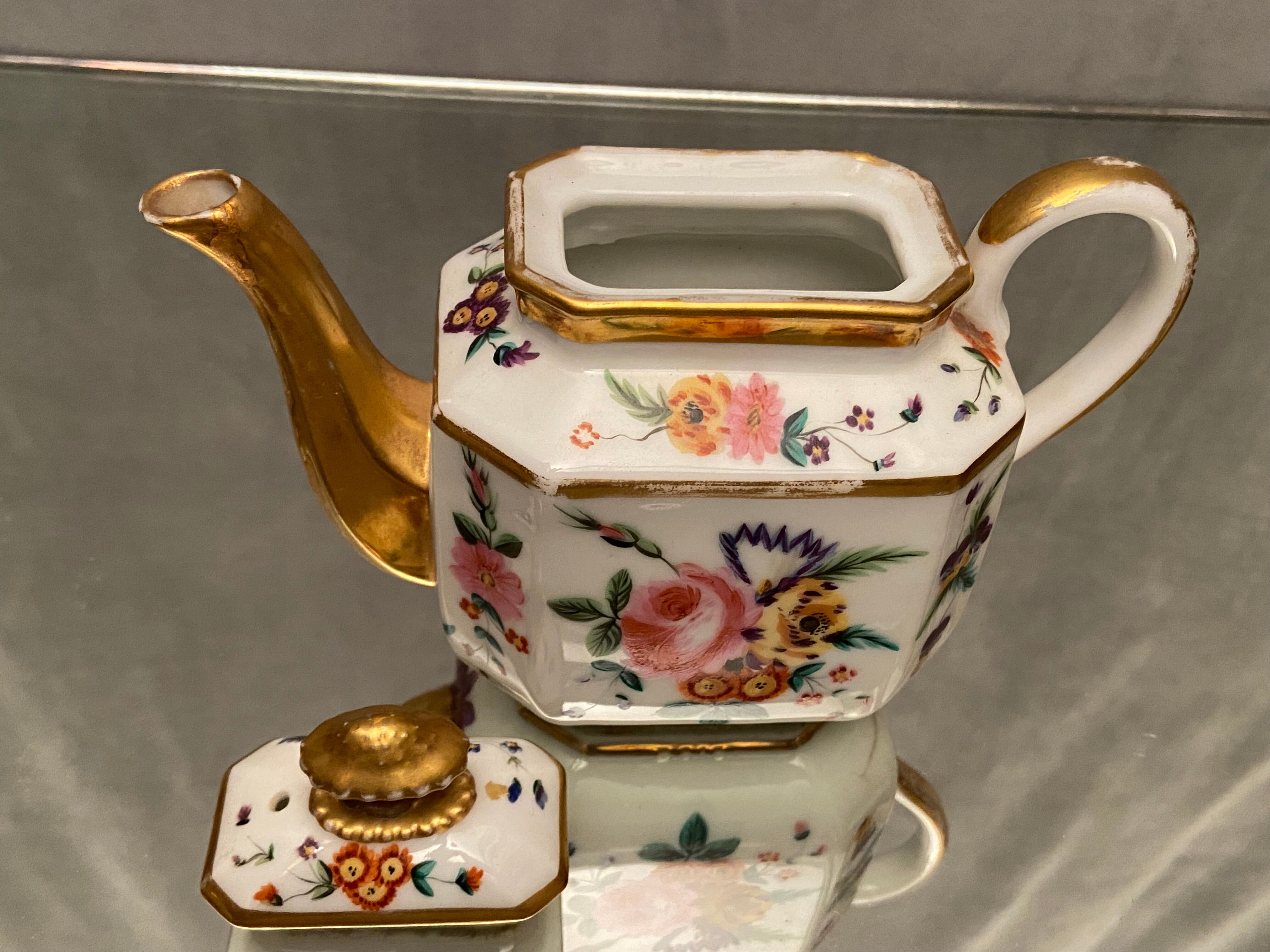 Selfish porcelain teapot Old Paris floral decoration polychrome and gold nineteenth