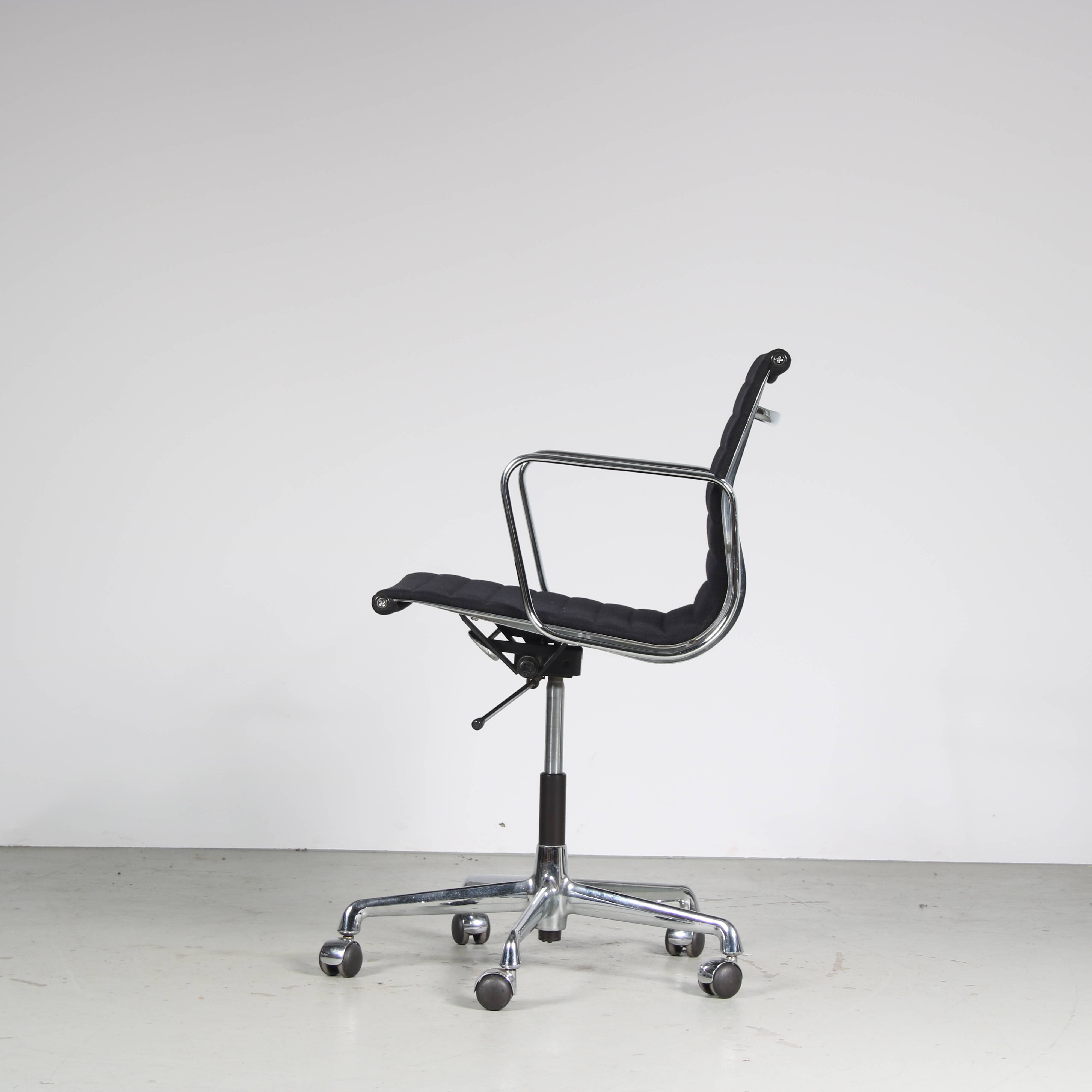 1970s “EA117” Desk chair by Charles & Ray Eames for Herman Miller, USA