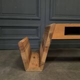 Table basse 1970 en pin bois laminé blanc avec porte-revues