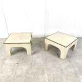 Paire de tables basses en travertin et laiton, années 1970