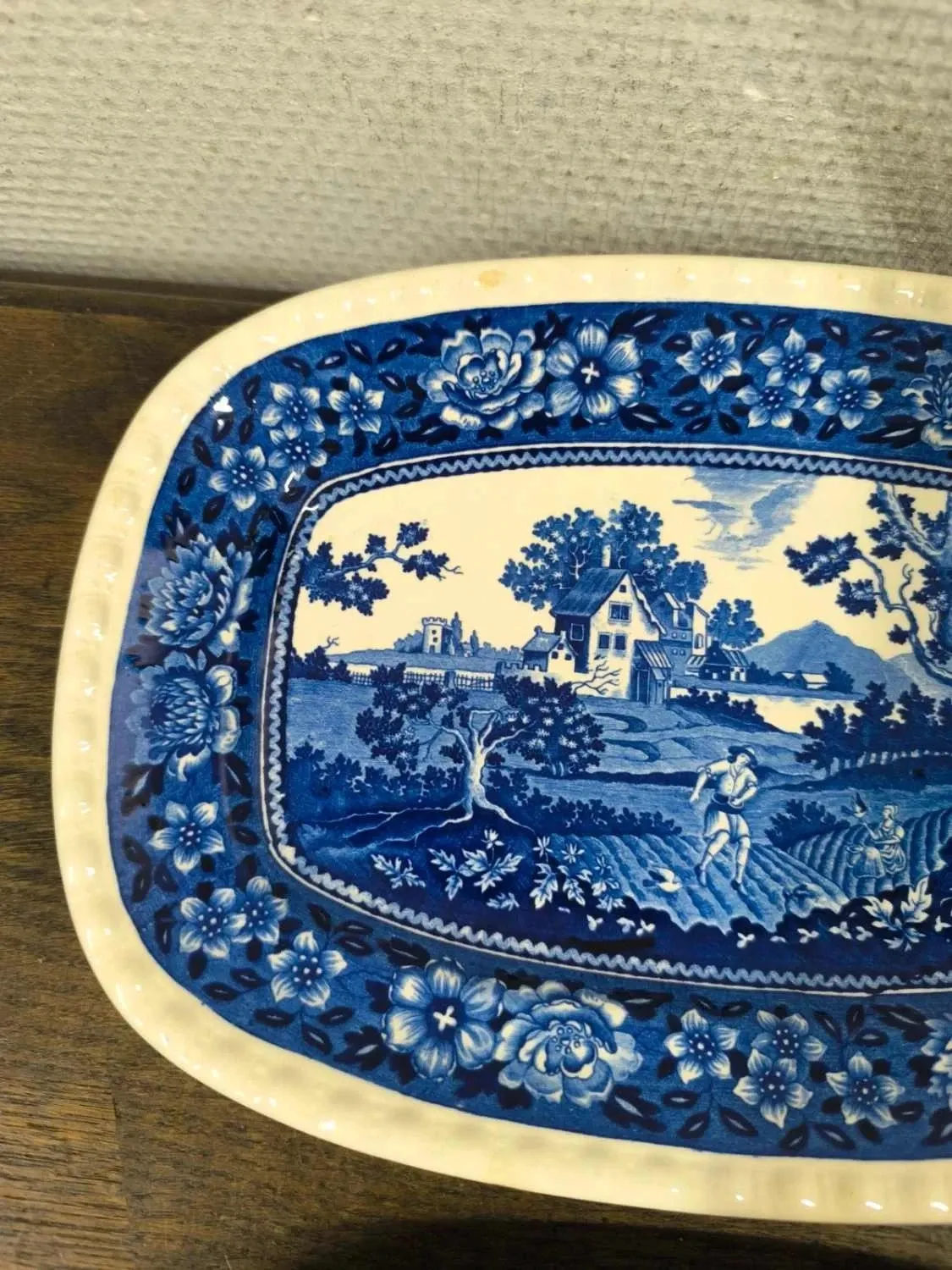 Set of 2 Villeroy and Boch Rusticana Blue plates.