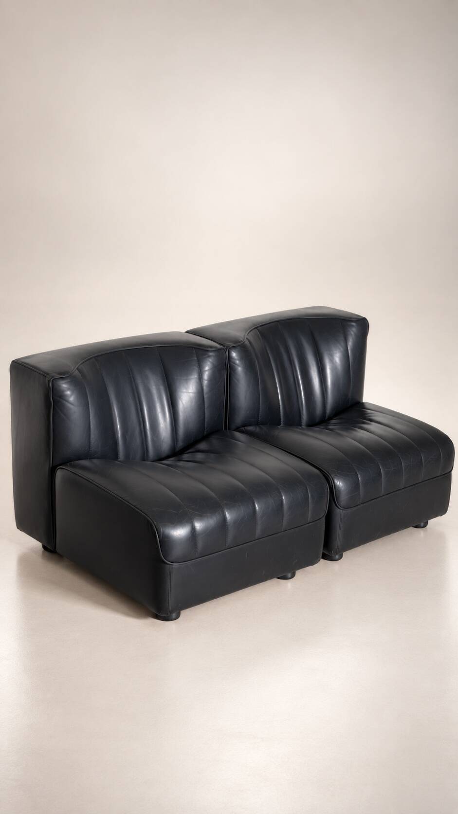 Modular black leather sofa '9000' by Tito Agnoli