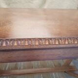 Extendable dining table