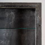 Armoire médicale en fer, années 1930