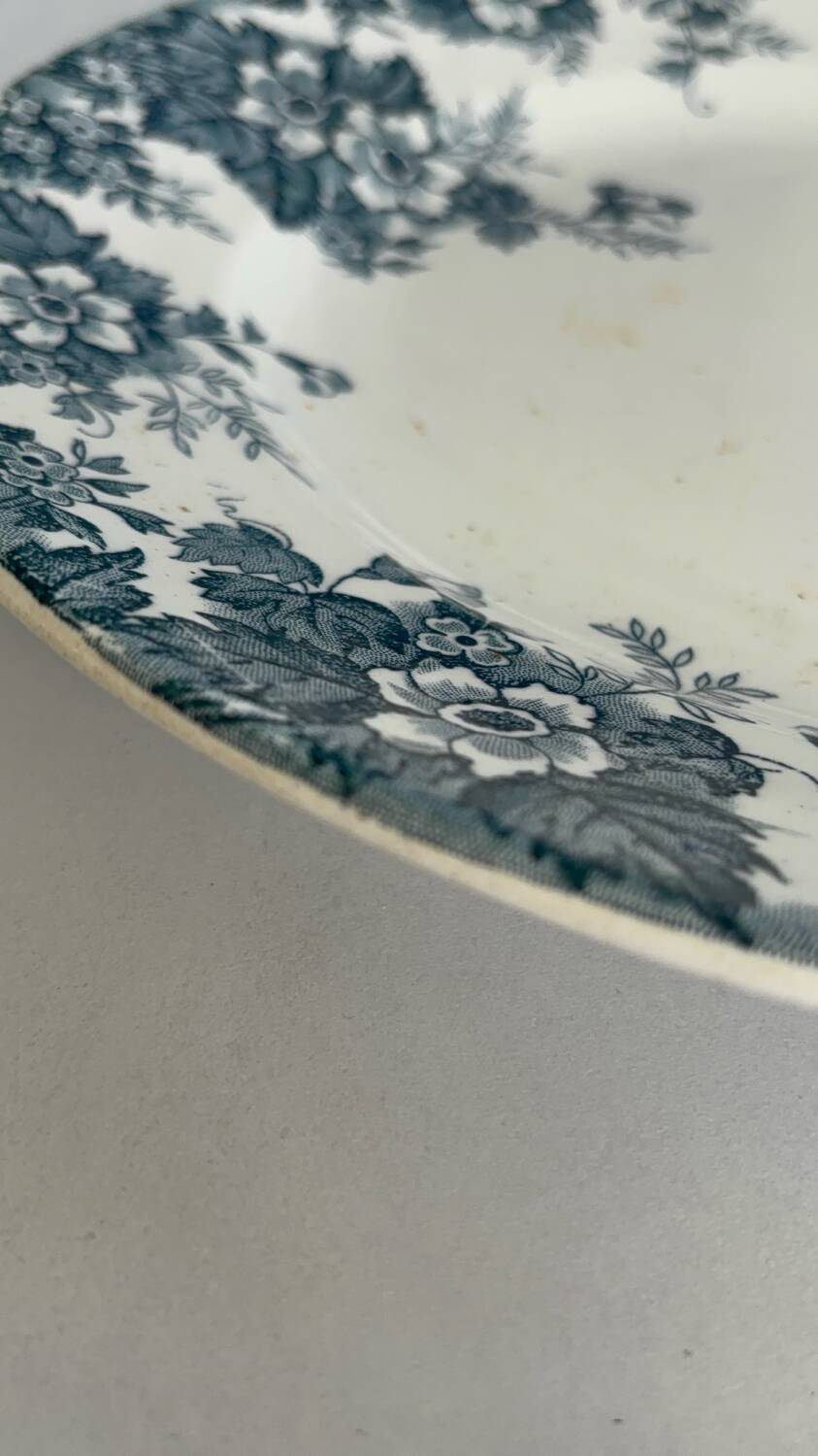 Old Saint-Amand & Hamage model Marie-Louise terrine bowls