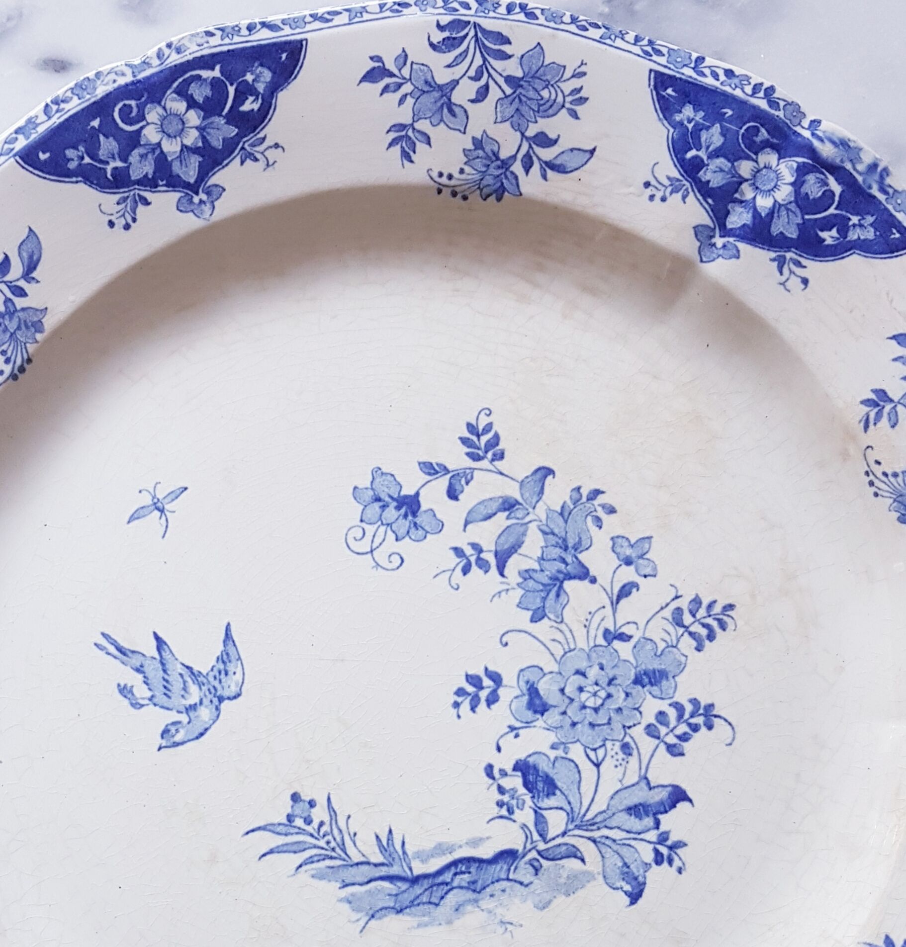 Grand plat Gien from the 1930s