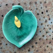 Empty pocket, duck soap dish on green barbotine leaf vintage