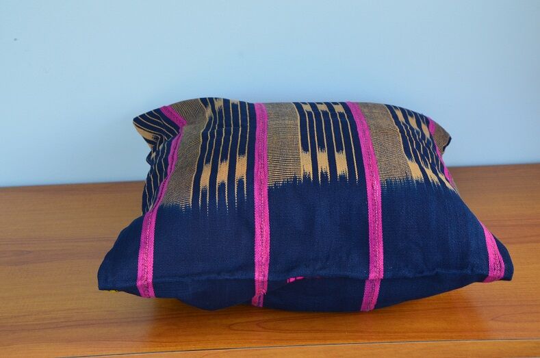 Cushion cover in blue baoulé fabric