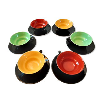 Lot de 6 tasses et soucoupes bicolores années 60