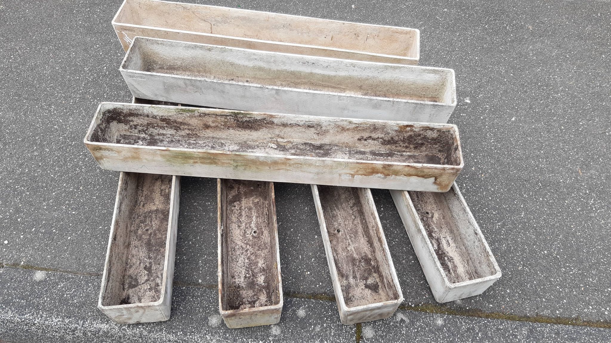 Set of 7 planters from the 1960s.