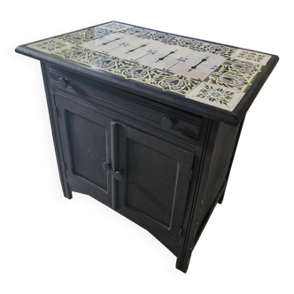 Small occasional piece of furniture