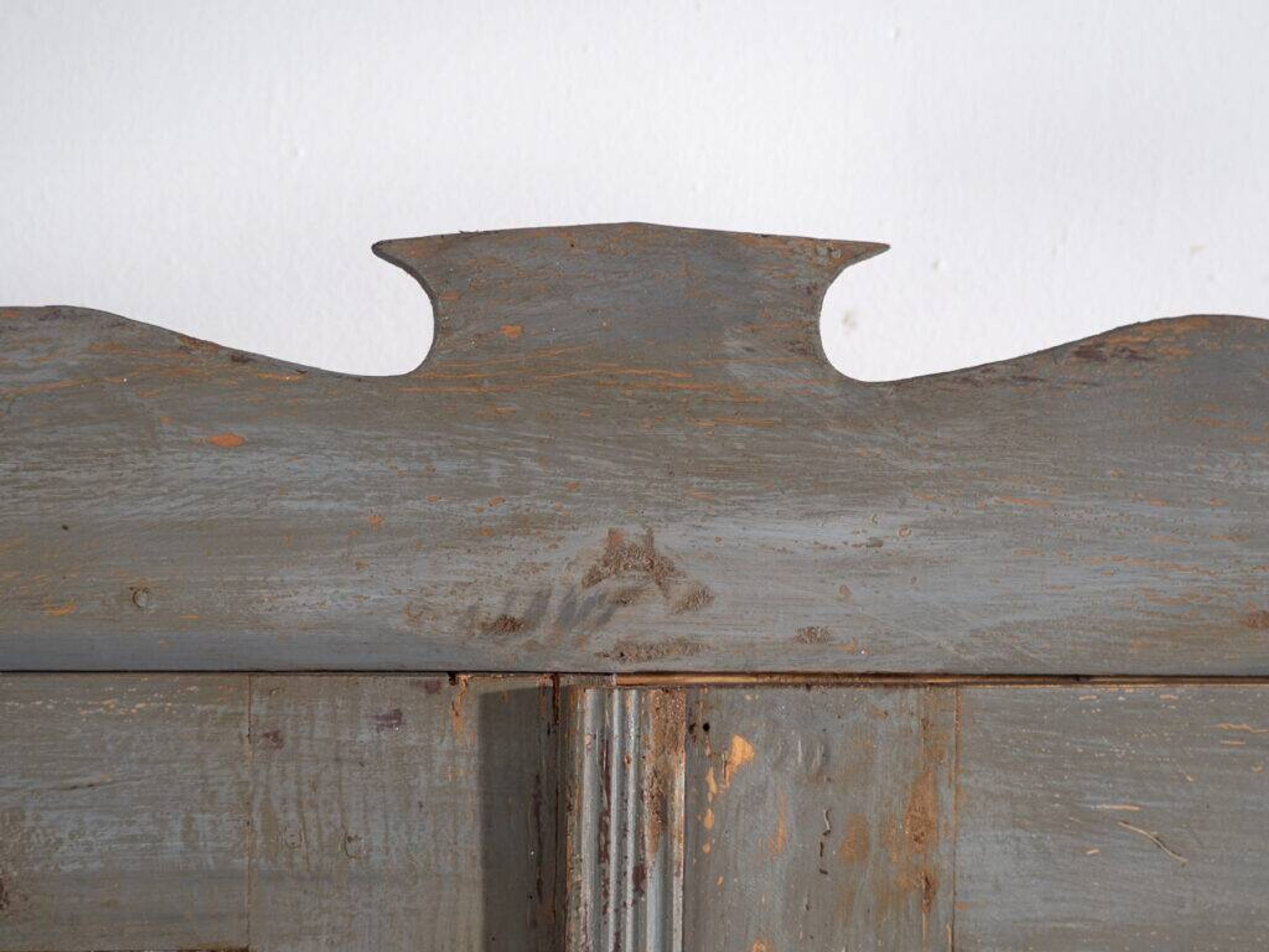 Rustic painted wardrobe in wood, Central Europe, circa 1900–1920