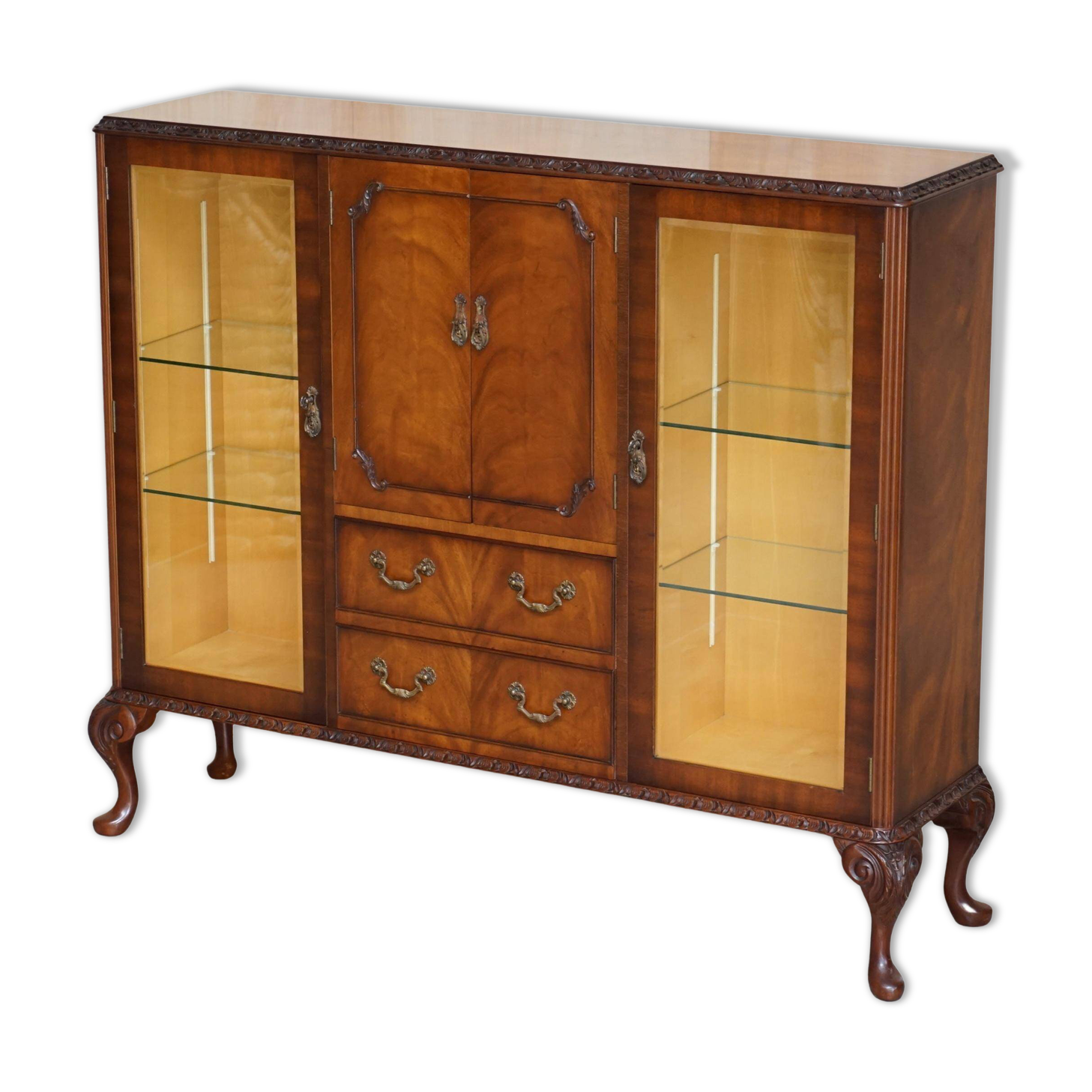 Vintage buffet display cabinet circa 1940 in flame mahogany and satinwood.