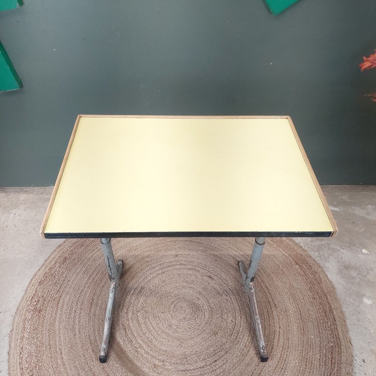 Adjustable school desk