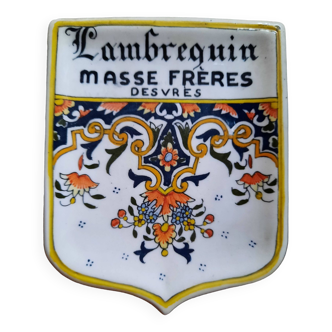 Masse freres faiencerie presentation cloth