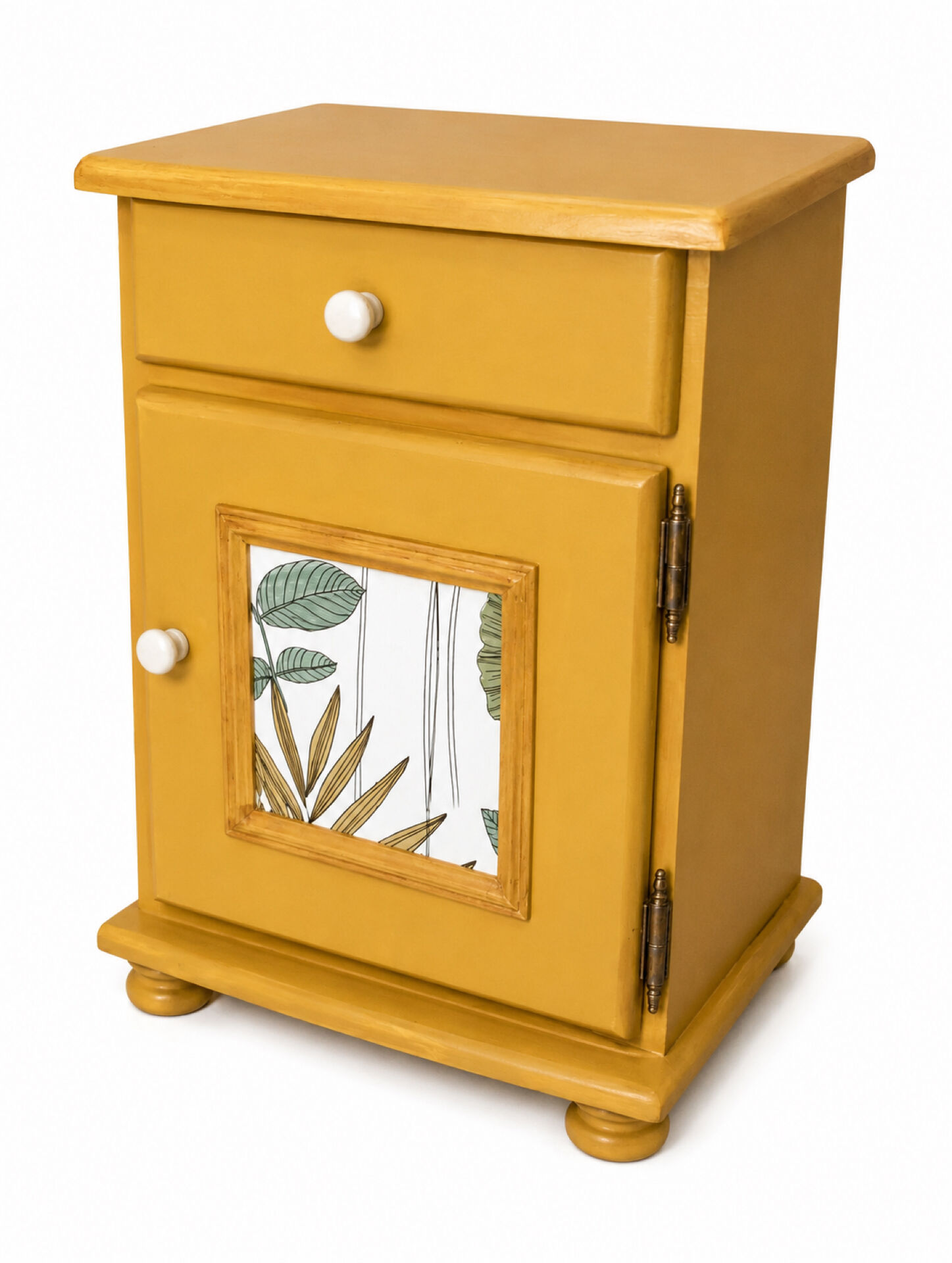 Chevet vintage relooké - jaune ocre et motif végétal