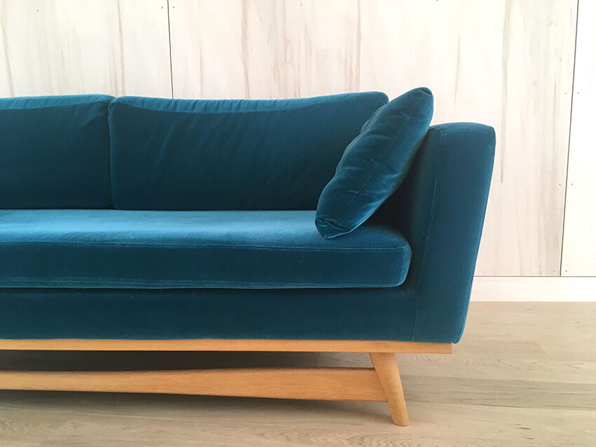 Duck blue velvet sofa, Red Edition