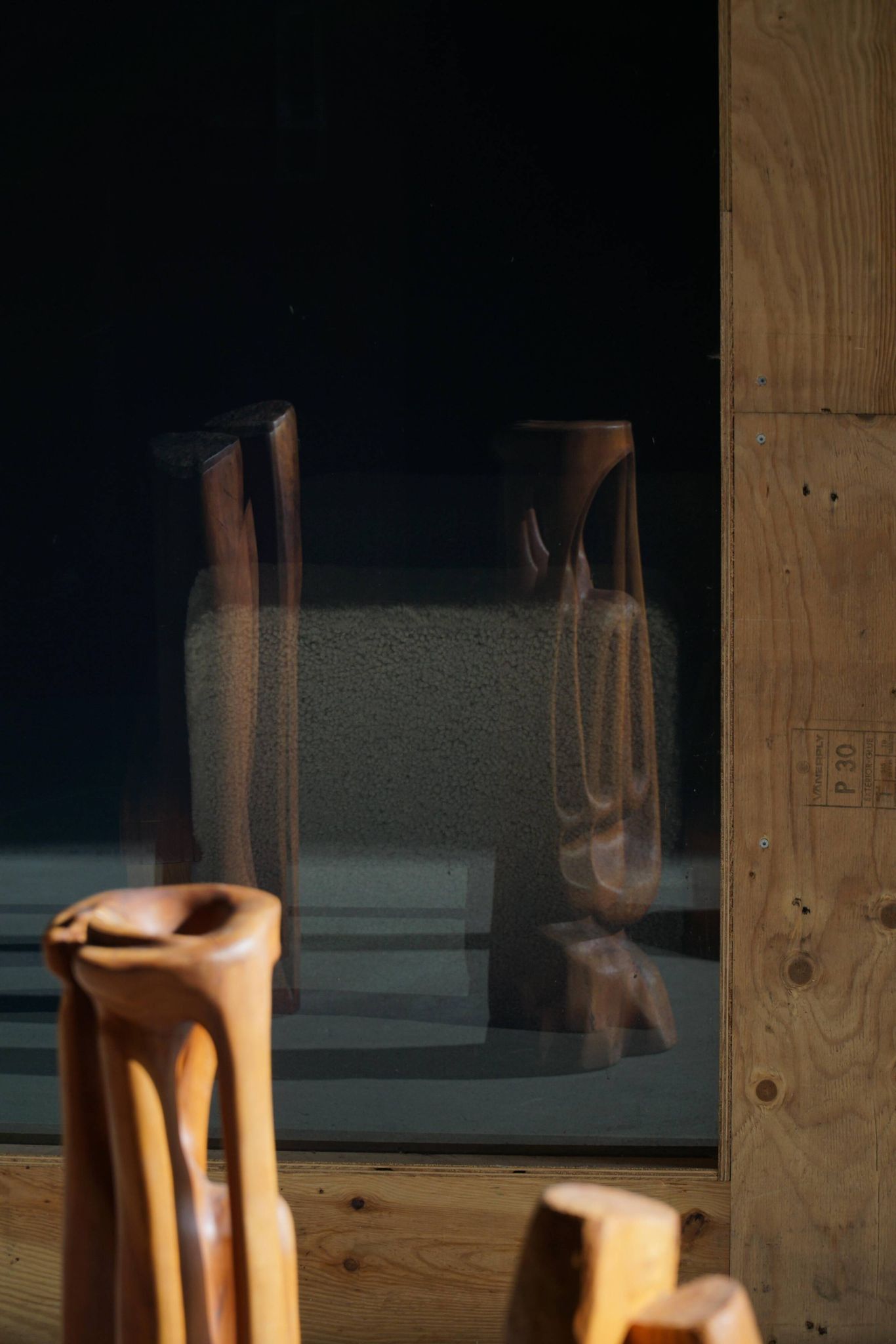 Large wooden sculpture "Woman" by Ole Wettergren, Danish modern, 1970s.