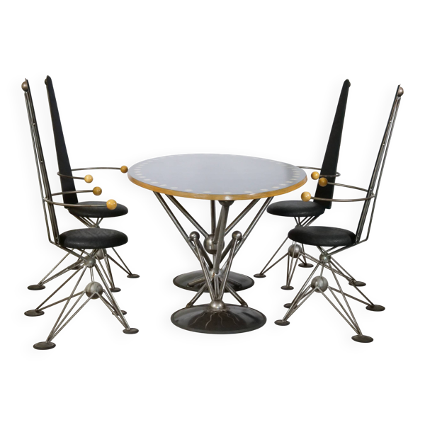 Ensemble table et chaises de salle à manger au design futuriste postmoderne par Krauts, 19