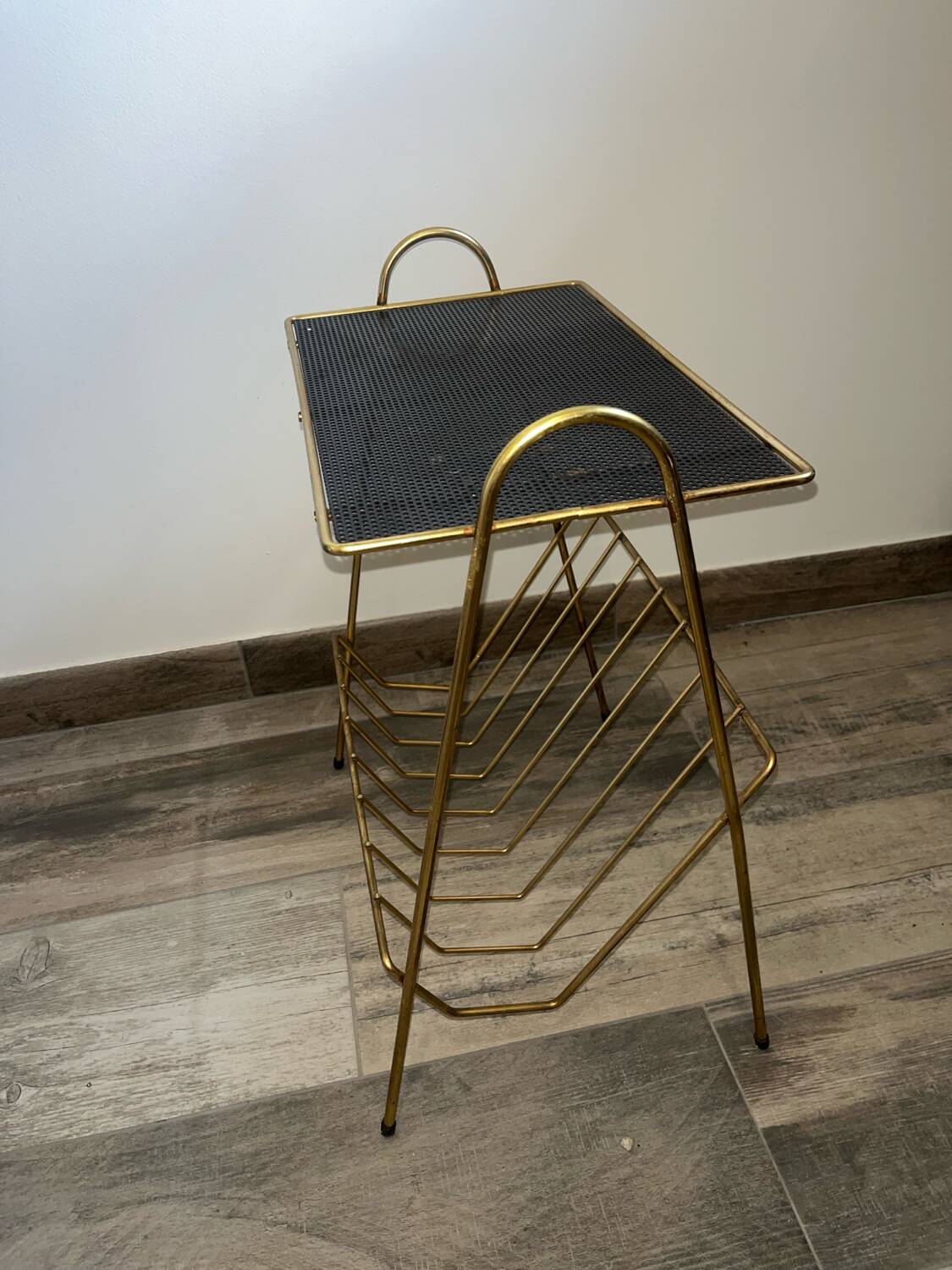Magazine holder end table